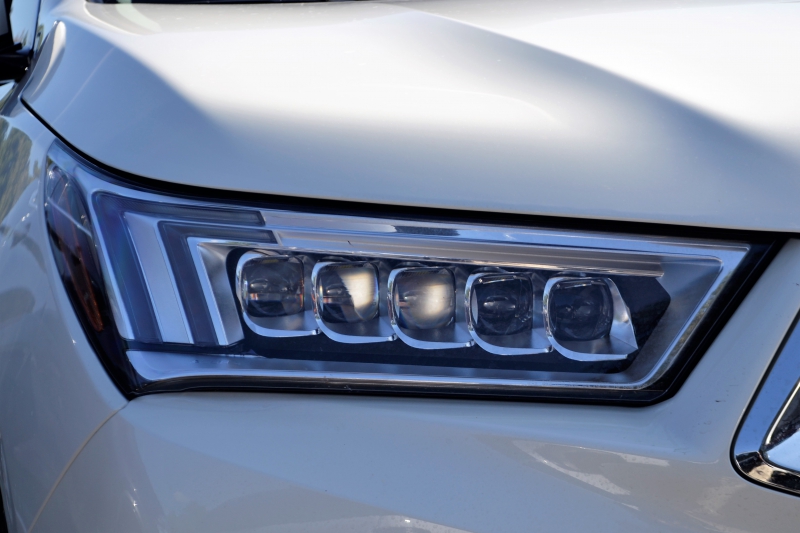 concession-auto-ROUGIERS-min_acura-headlamp-2834131